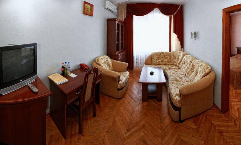 Kremin Hotel Κρεμεντσούγκ Εξωτερικό φωτογραφία