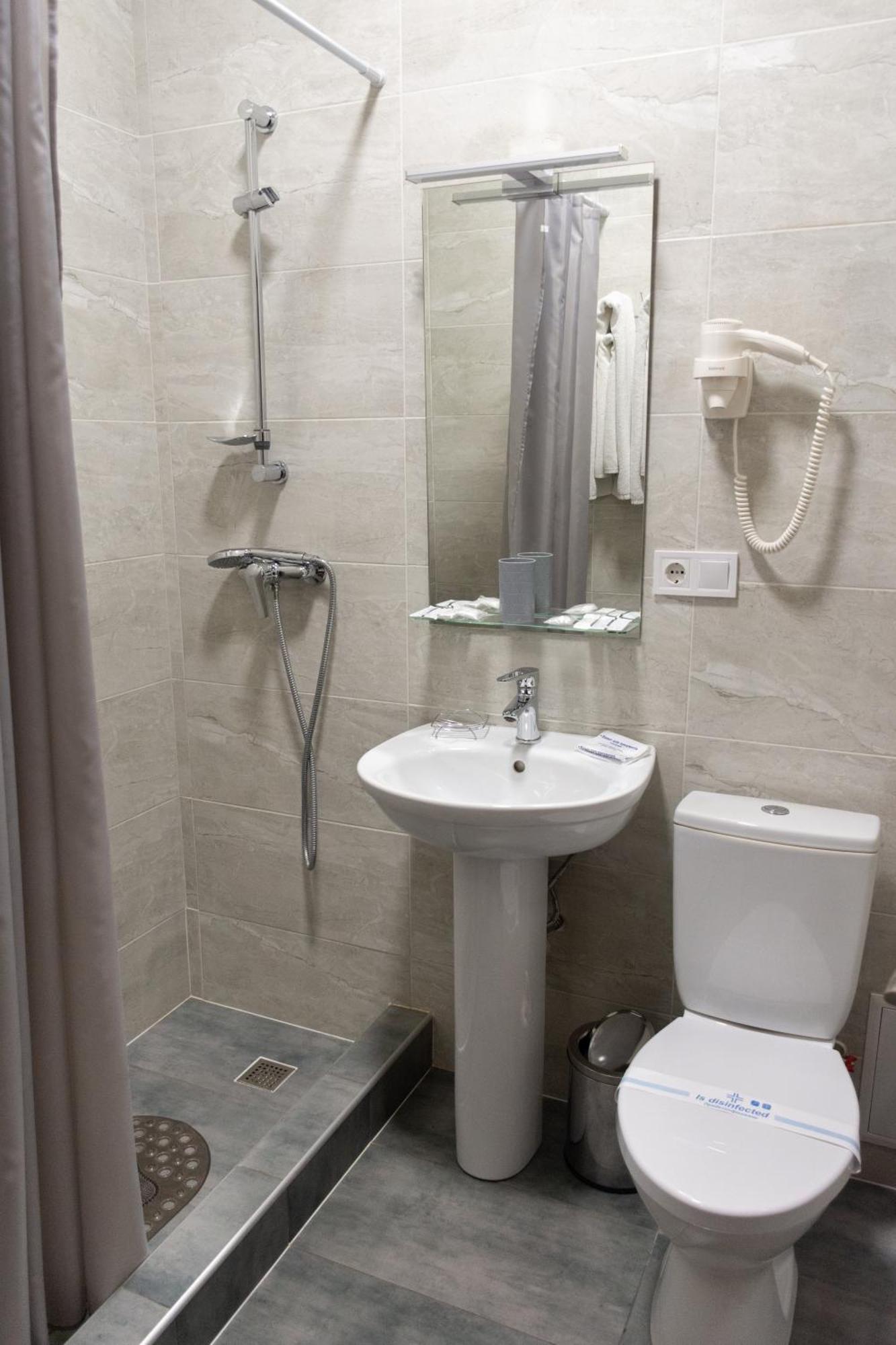 Kremin Hotel Κρεμεντσούγκ Εξωτερικό φωτογραφία