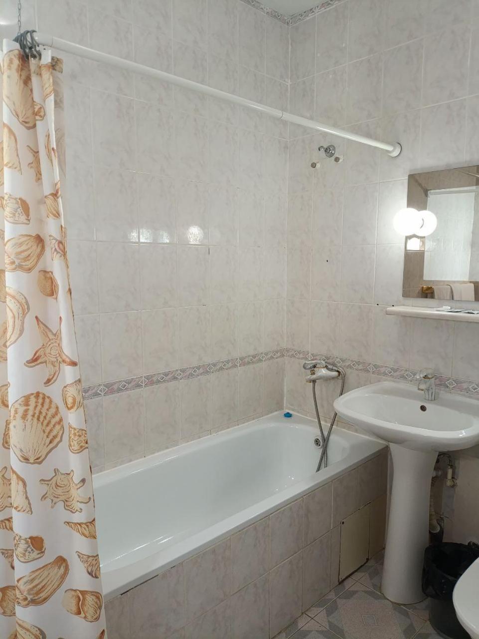 Kremin Hotel Κρεμεντσούγκ Εξωτερικό φωτογραφία