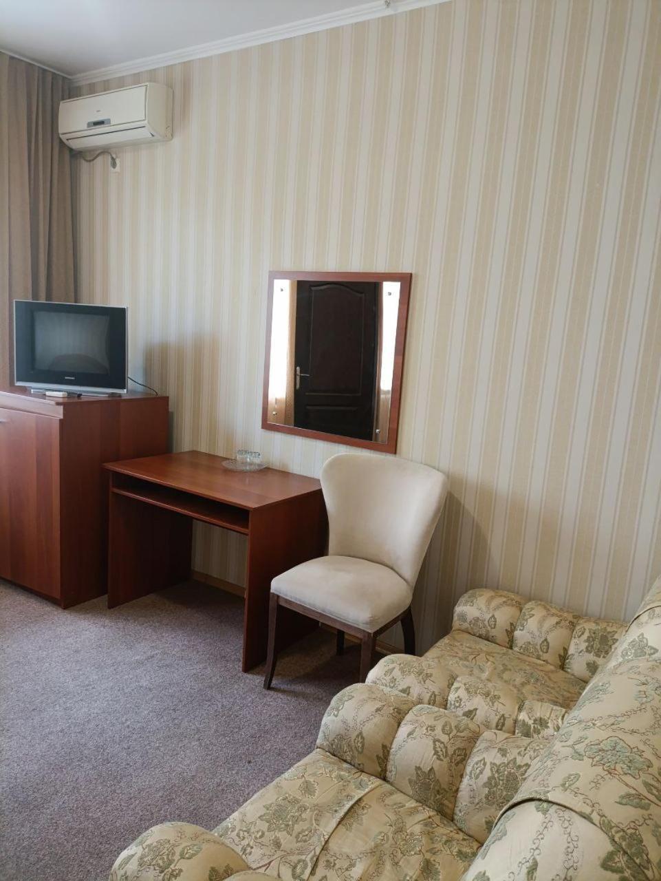 Kremin Hotel Κρεμεντσούγκ Εξωτερικό φωτογραφία