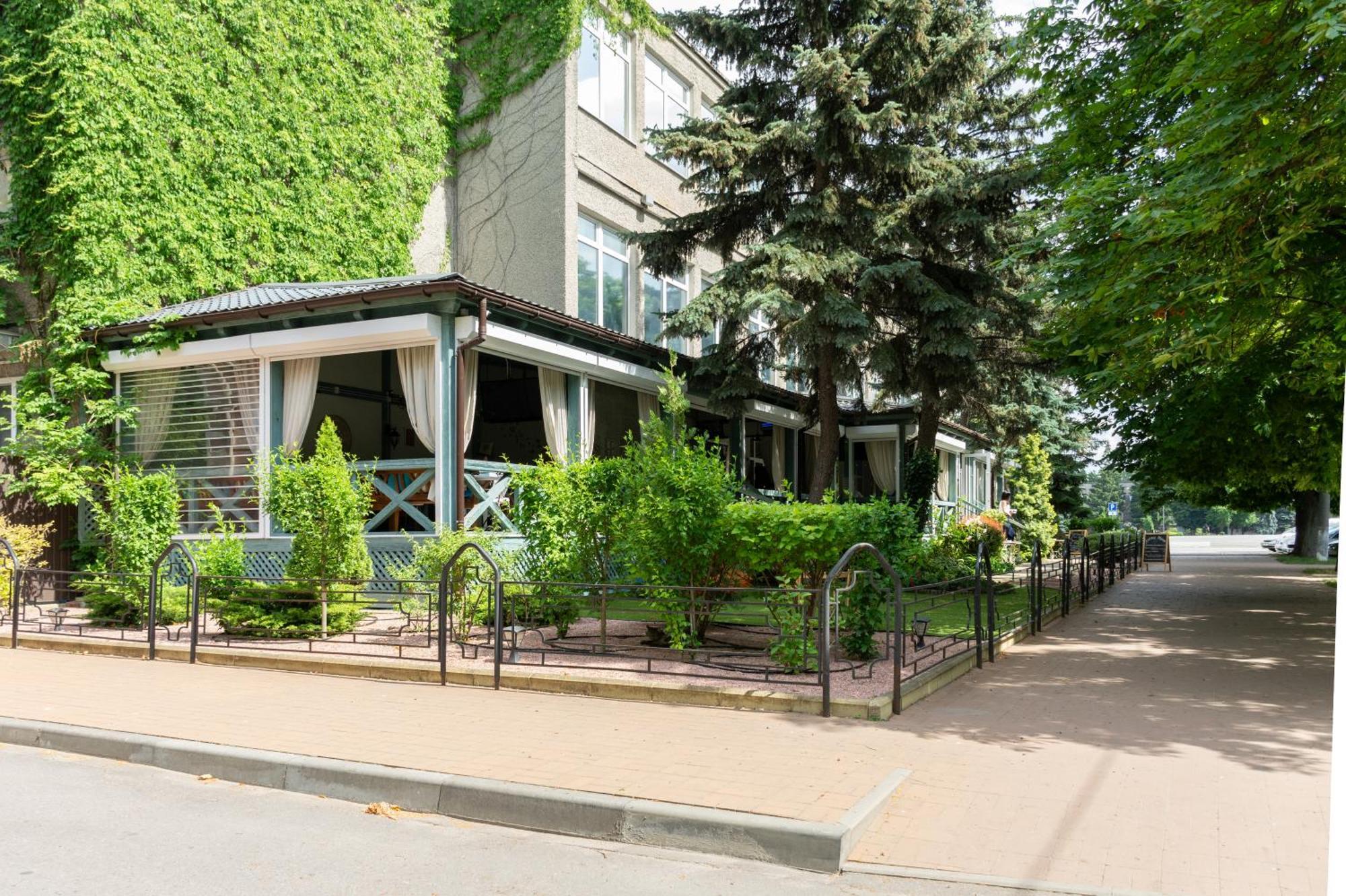 Kremin Hotel Κρεμεντσούγκ Εξωτερικό φωτογραφία