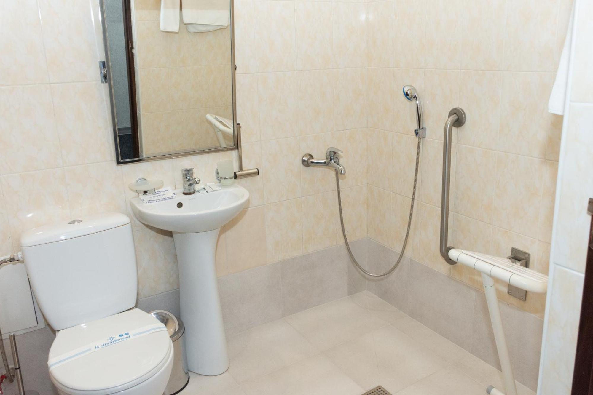 Kremin Hotel Κρεμεντσούγκ Εξωτερικό φωτογραφία