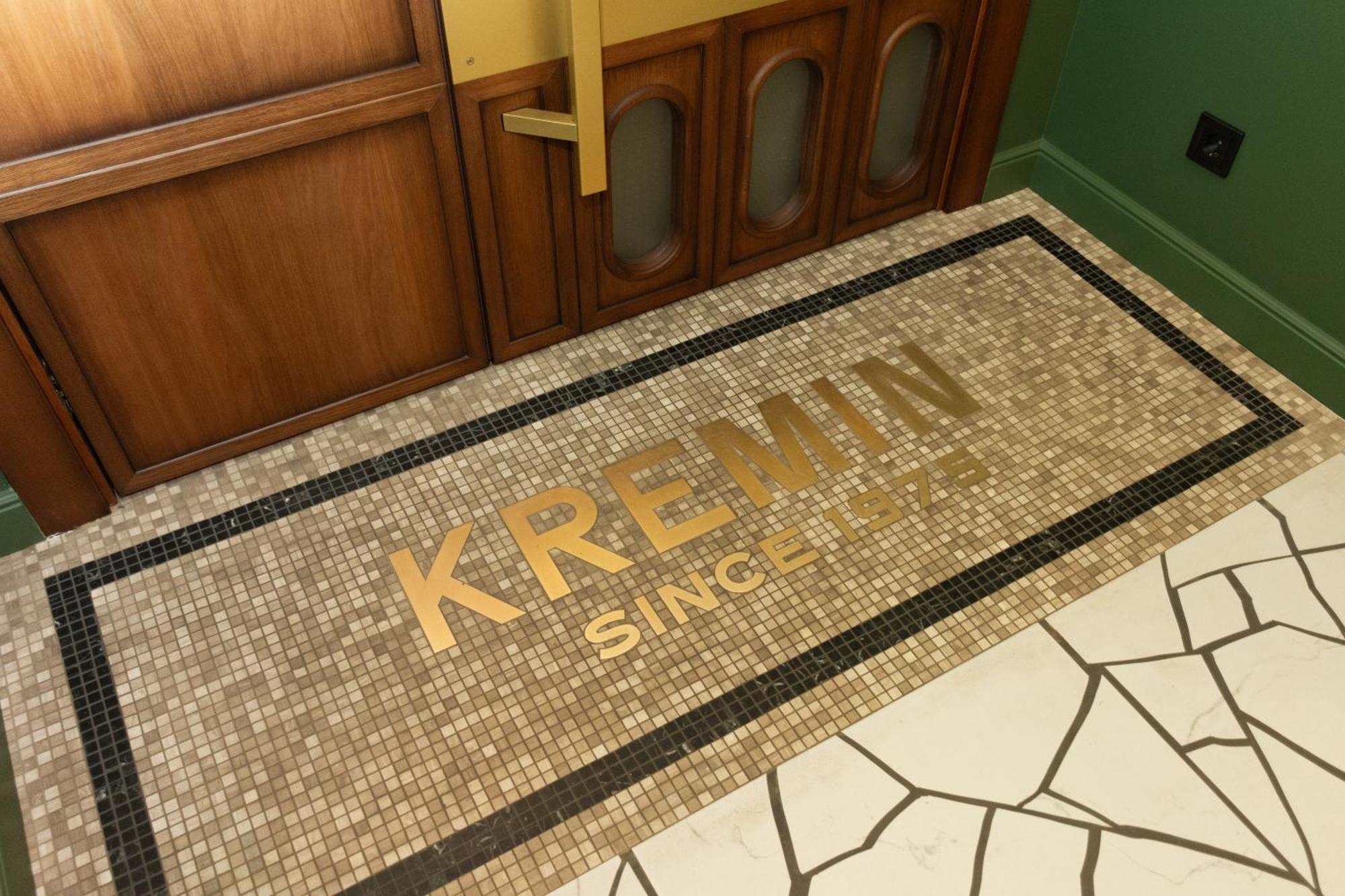 Kremin Hotel Κρεμεντσούγκ Εξωτερικό φωτογραφία