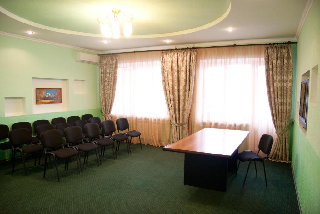 Kremin Hotel Κρεμεντσούγκ Εξωτερικό φωτογραφία